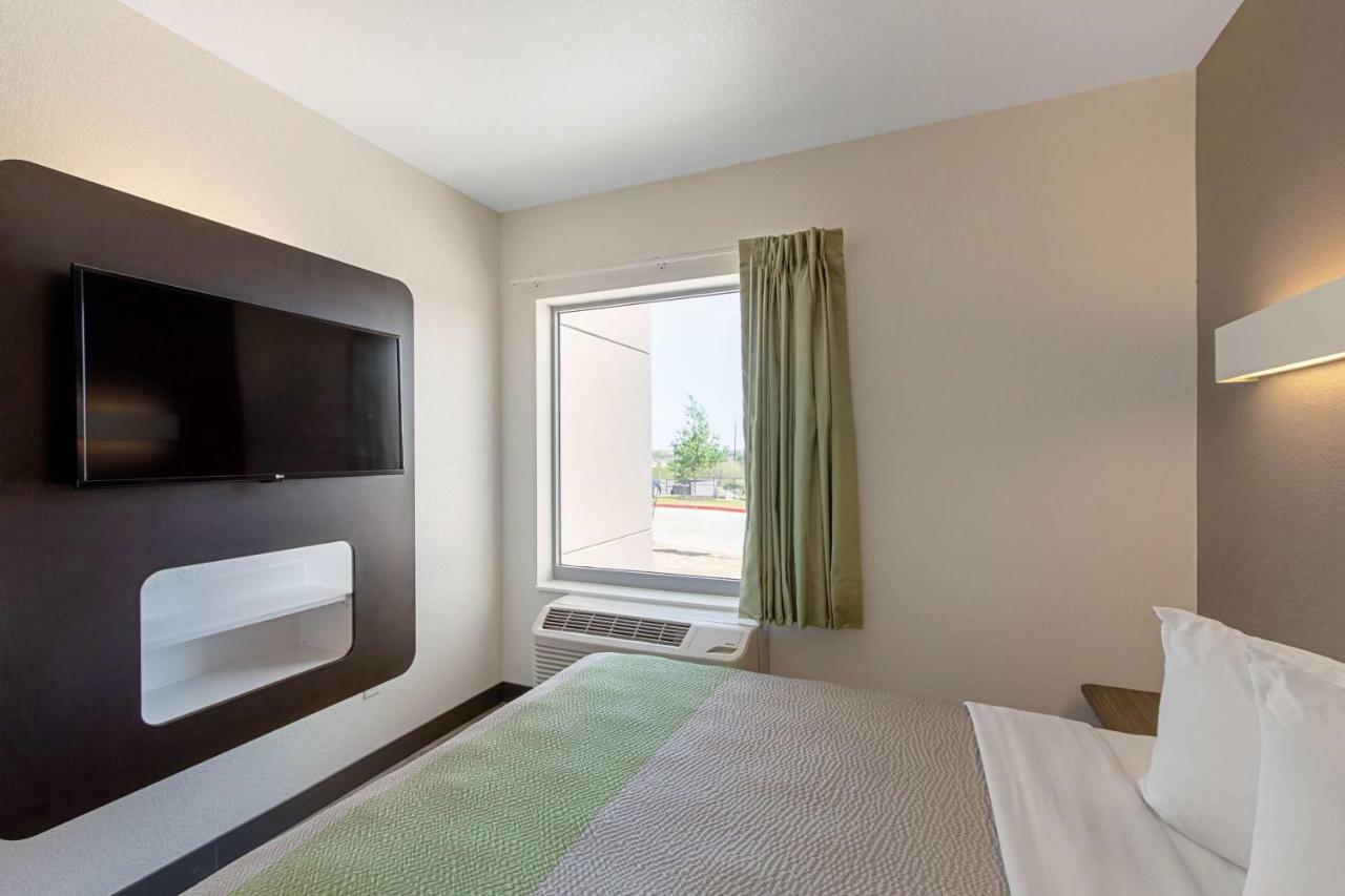Motel 6 Austin Airport Exterior foto
