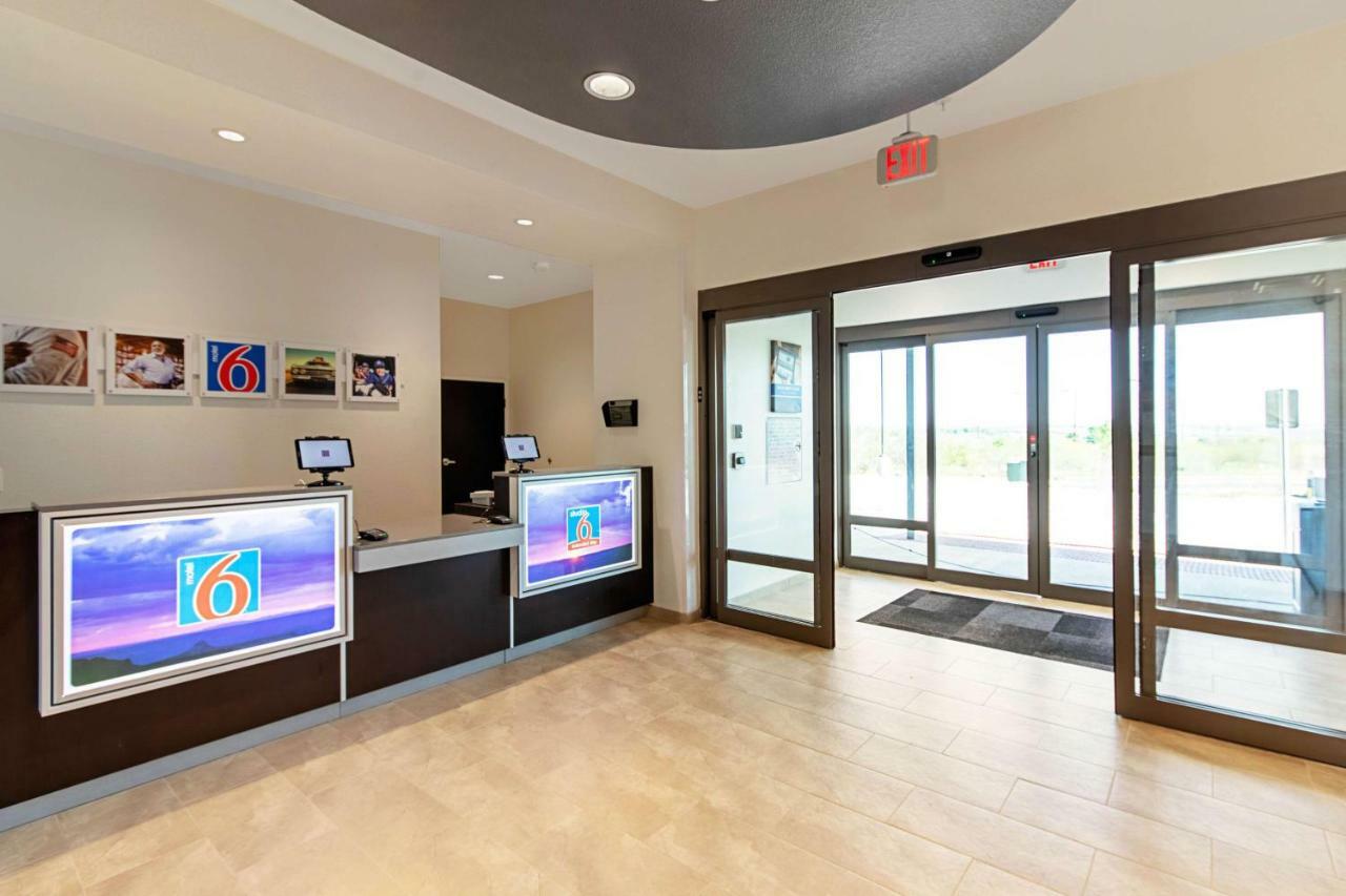 Motel 6 Austin Airport Exterior foto